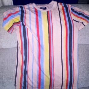 Multicolor T shirt.